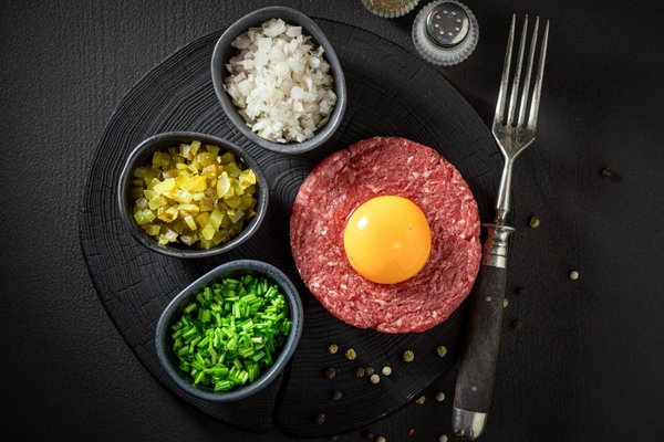 What Are the Ideal Protein Sources for a Homemade Diet of an Adult Iguana?